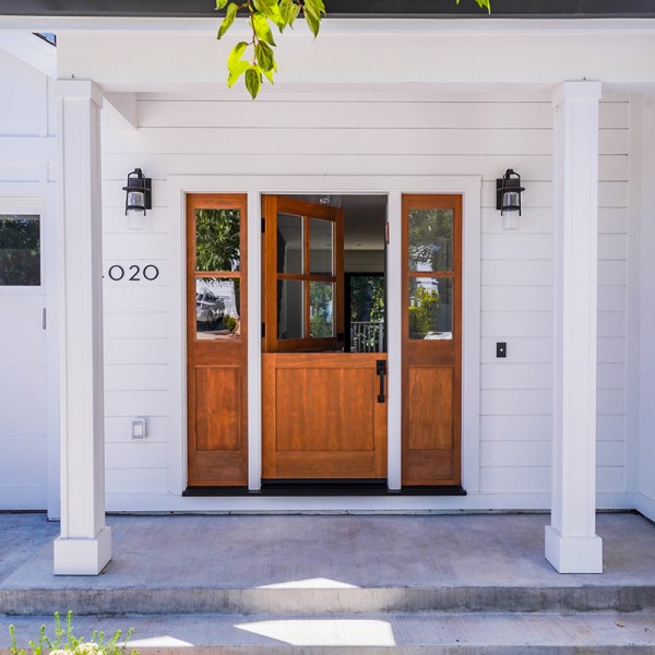 SanMateo FarmhouseExteriorColumns